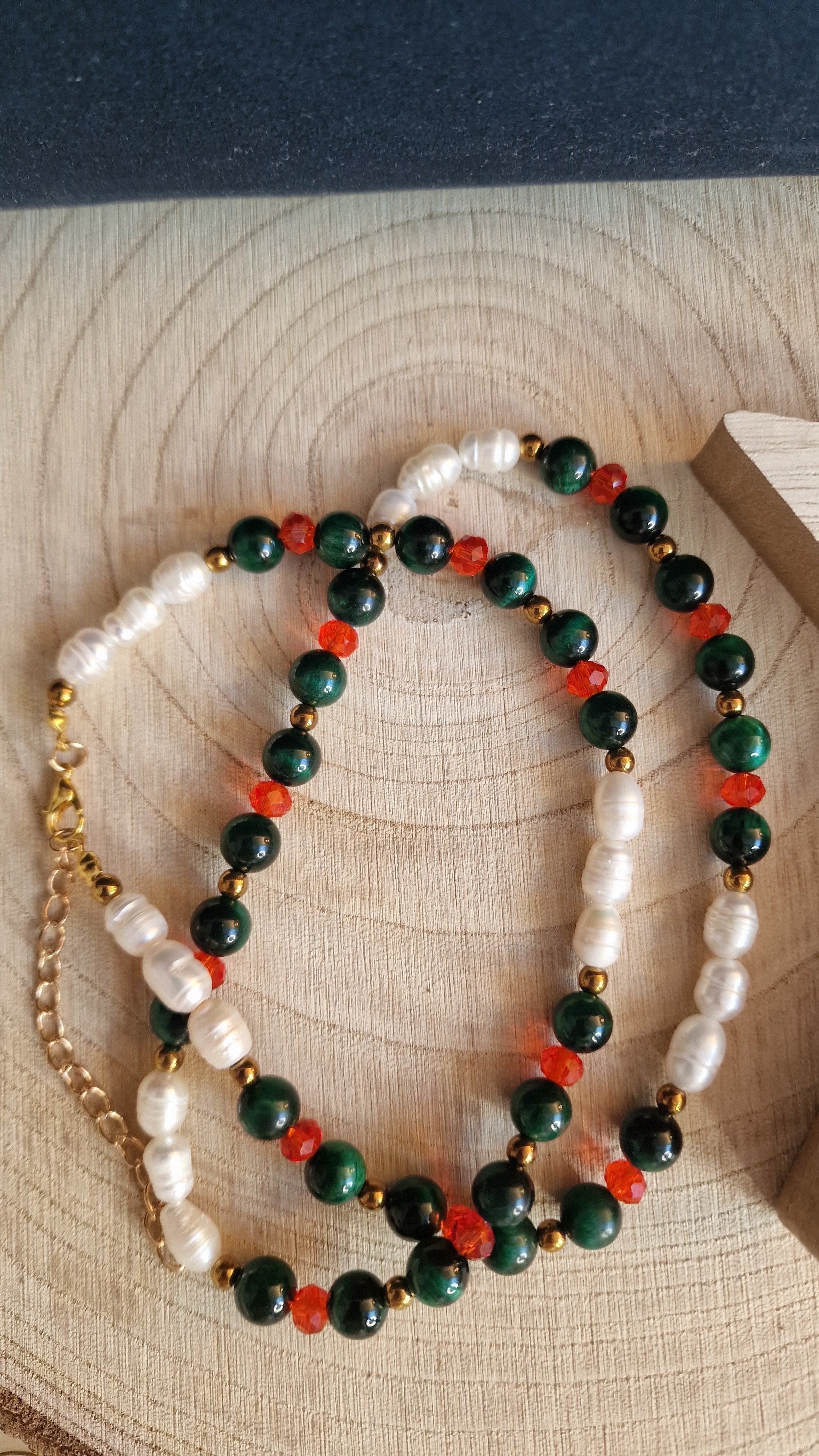 Detailansicht Perlenkette Green Tiger
