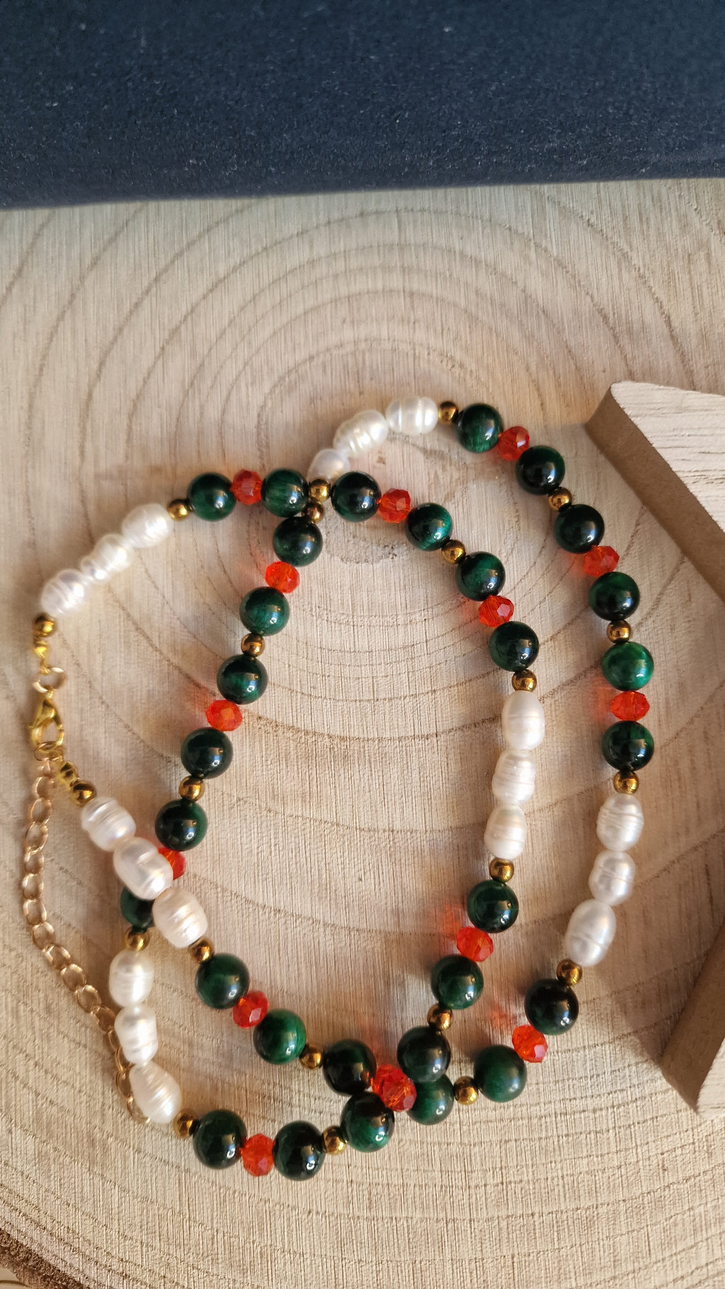 Detailansicht Perlenkette Green Tiger
