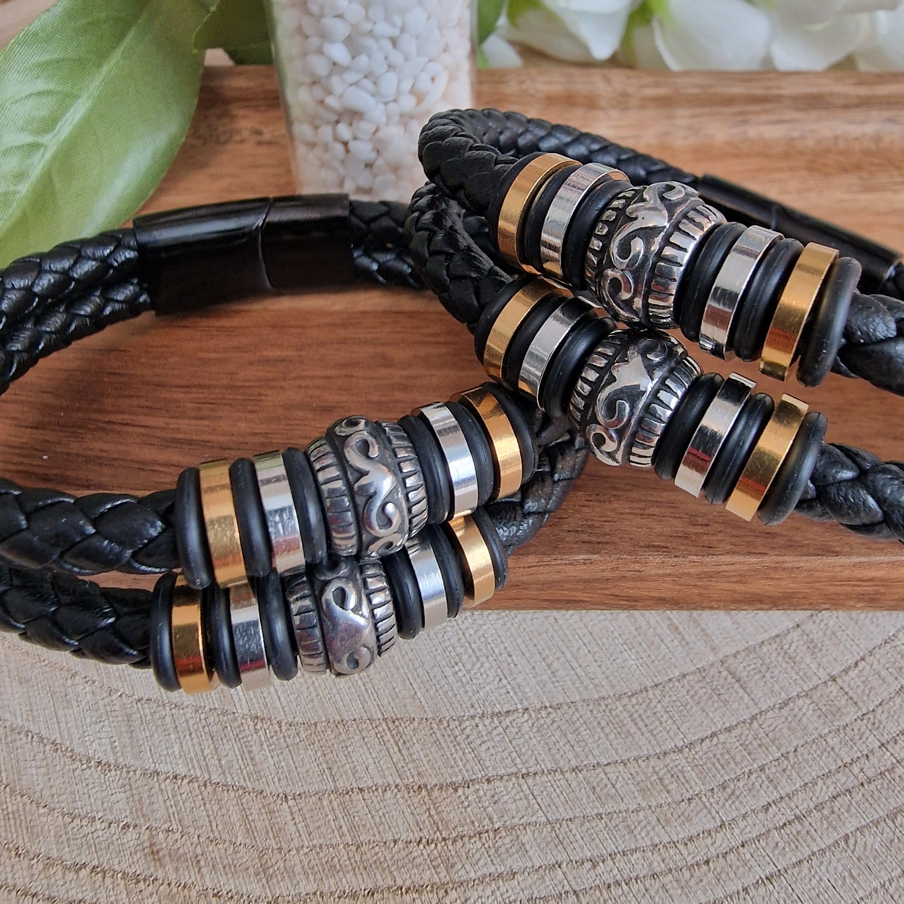 Geflochtenes Herren Armband schwarz mit Magnetverschluss – Produktfoto