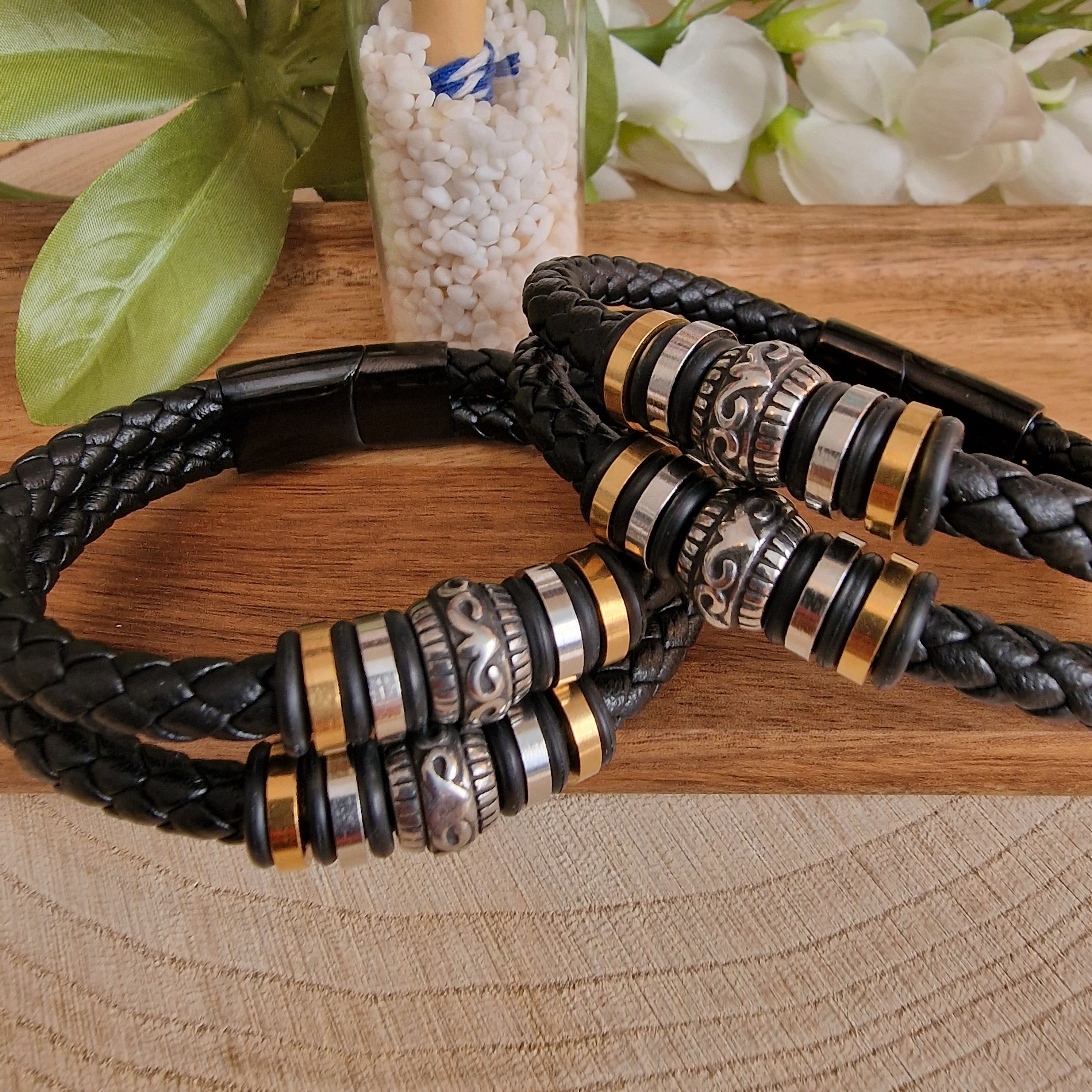 Geflochtenes Herren Armband schwarz mit Magnetverschluss – Produktfoto